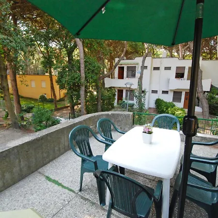 Apartment Apartment Villa Isotta-3 By Interhome